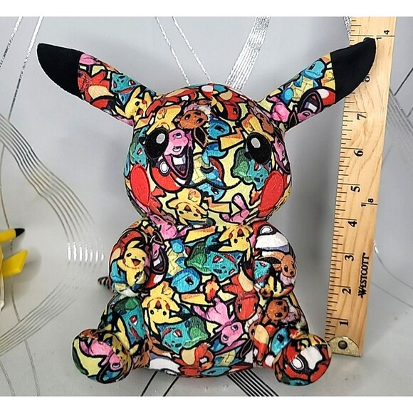 Lof of 3 Pokemon Pikachu - Graffiti Pikachu, Christmas Ornament & 2015 Tomy Toys - Picture 7 of 15